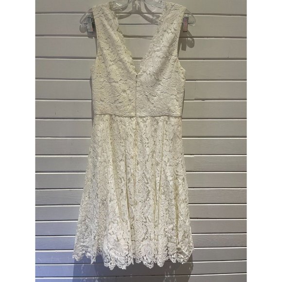 VERA WANG V-Neck Knee-Length lace and flare ivory cocktail bridesmaid Dress sz 8 - Picture 6 of 16